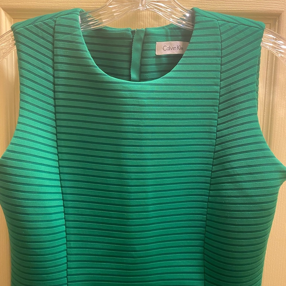 GREEN CALVIN KLEIN SLEEVELESS FITTED DRESS (WORN ONCE ONLY FOR 3 HOURS) - Picture 7 of 11